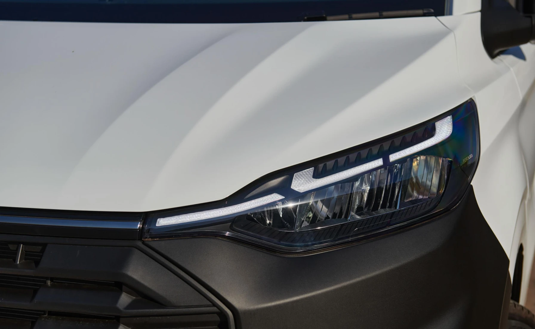 Ford Ford Transit Custom 2.0SiT Sport Panel Van 8AT Variant Image